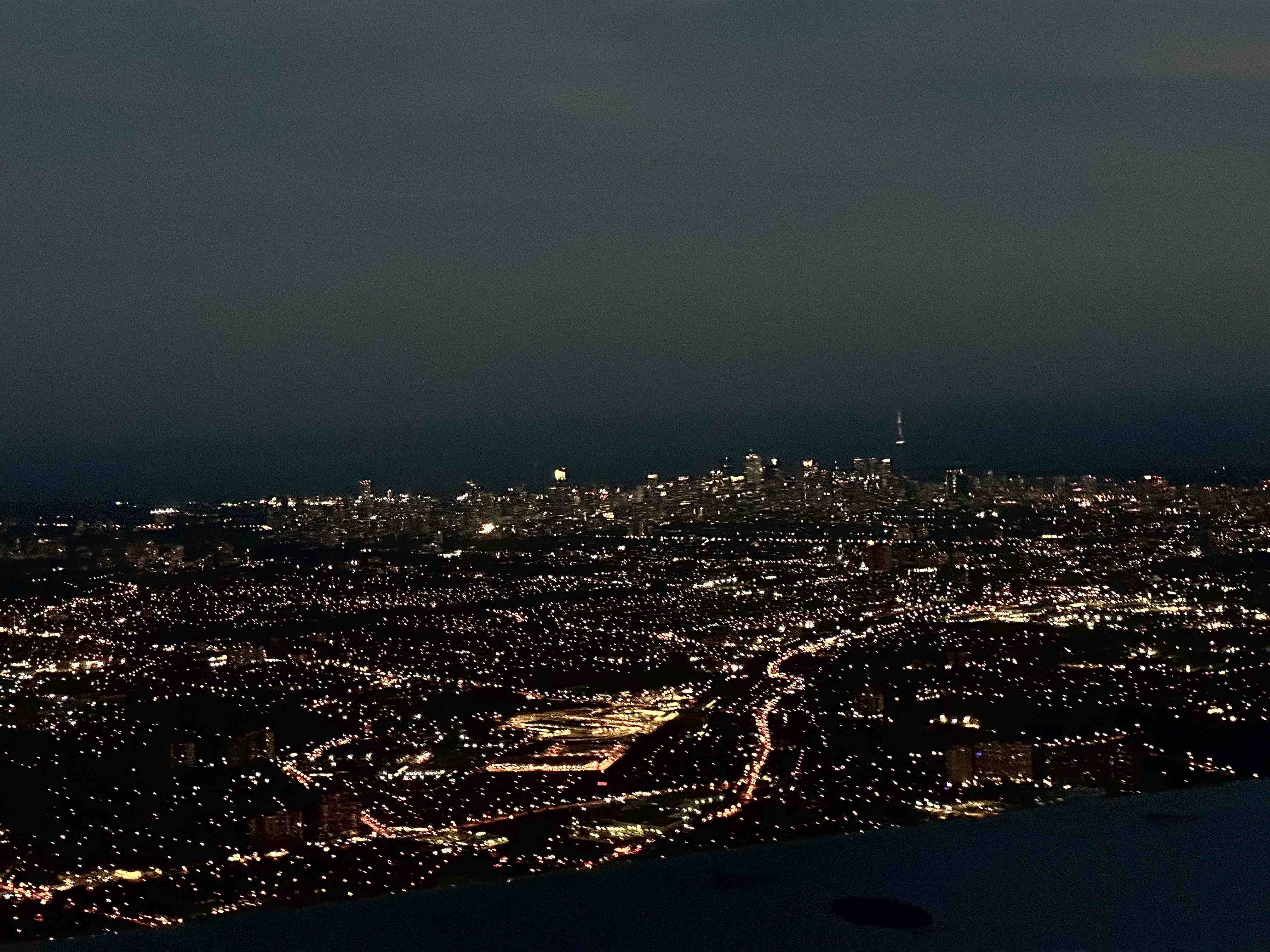 夜のカナダ・トロントの航空写真 夜のカナダ・トロントの航空写真